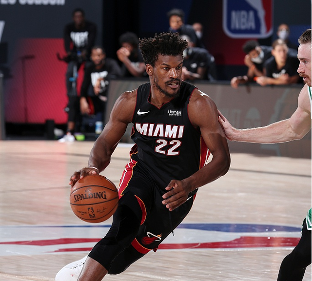 届赛事的两 届赛事的两