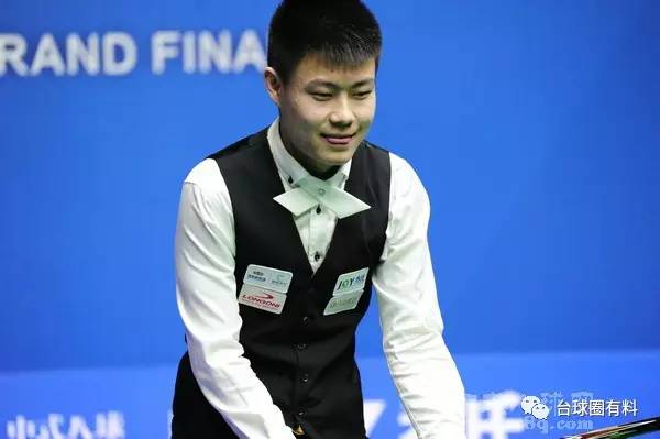 曼联在出球 曼联在出球