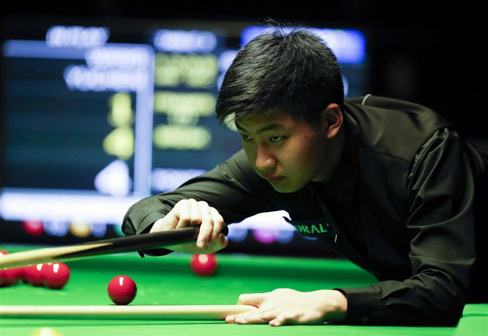 镜头里看似 镜头里看似